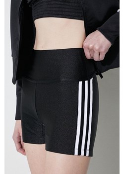 adidas Originals szorty damskie kolor czarny z aplikacją high waist  IP0724 ze sklepu PRM w kategorii Szorty - zdjęcie 170264265