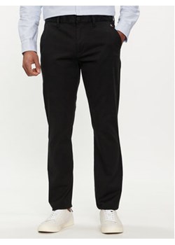 Tommy Jeans Chinosy Austin DM0DM19166 Czarny Slim Fit ze sklepu MODIVO w kategorii Spodnie męskie - zdjęcie 170269786