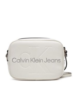 Calvin Klein Jeans Torebka Sculpted Camera Bag18 Mono K60K610275 Biały ze sklepu MODIVO w kategorii Listonoszki - zdjęcie 170269927