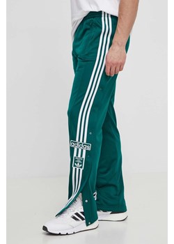 adidas Originals spodnie dresowe kolor zielony wzorzyste IM8213 ze sklepu PRM w kategorii Spodnie męskie - zdjęcie 170274078
