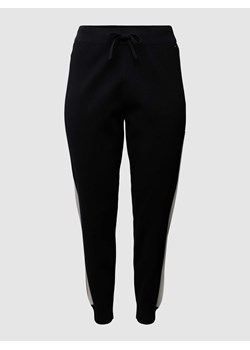 Spodnie typu track pants PLUS SIZE z fakturowanym wzorem ze sklepu Peek&Cloppenburg  w kategorii Spodnie damskie - zdjęcie 170289355