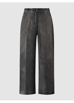 Spodnie skrócone z aksamitu z dodatkiem streczu ze sklepu Peek&Cloppenburg  w kategorii Spodnie damskie - zdjęcie 170291355