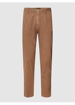 Spodnie materiałowe z detalami z logo model ‘Flero’ ze sklepu Peek&Cloppenburg  w kategorii Spodnie męskie - zdjęcie 170292549