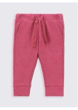 Coccodrillo Spodnie dresowe ZC2120102WON Różowy Regular Fit ze sklepu MODIVO w kategorii Spodnie i półśpiochy - zdjęcie 170295626
