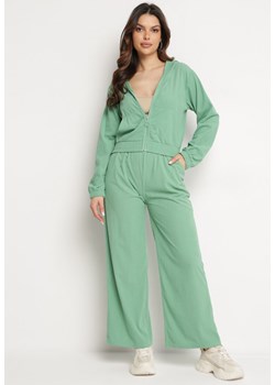 Zielony Sztruksowy Komplet Dresowy Bluza z Kapturem i Szerokie Spodnie z Kieszeniami Makeria ze sklepu Born2be Odzież w kategorii Dresy damskie - zdjęcie 170301008