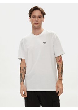 adidas T-Shirt Trefoil Essentials IR9691 Biały Regular Fit ze sklepu MODIVO w kategorii T-shirty męskie - zdjęcie 170309519