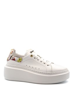 Białe sznurowane sneakersy 237G ze sklepu NESCIOR w kategorii Buty sportowe damskie - zdjęcie 170314605