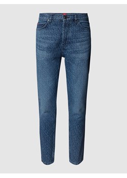 Jeansy z naszywką z logo model ‘Hugo’ ze sklepu Peek&Cloppenburg  w kategorii Jeansy męskie - zdjęcie 170318596