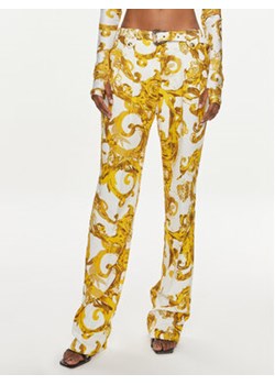 Versace Jeans Couture Spodnie materiałowe 76HAA111 Biały Slim Fit ze sklepu MODIVO w kategorii Spodnie damskie - zdjęcie 170325148