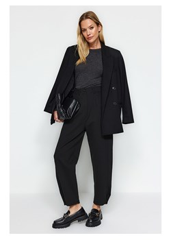 trendyol Spodnie w kolorze czarnym ze sklepu Limango Polska w kategorii Spodnie damskie - zdjęcie 170328286
