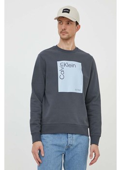 Calvin Klein bluza bawełniana męska kolor szary z nadrukiem ze sklepu ANSWEAR.com w kategorii Bluzy męskie - zdjęcie 170339608