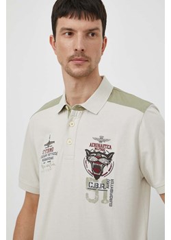 Aeronautica Militare polo bawełniane kolor beżowy z aplikacją ze sklepu ANSWEAR.com w kategorii T-shirty męskie - zdjęcie 170339749
