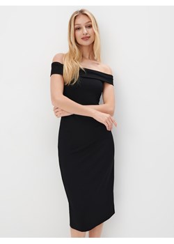 Mohito - Sukienka midi z odkrytymi ramionami - czarny ze sklepu Mohito w kategorii Sukienki - zdjęcie 170340725