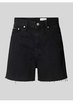 Szorty jeansowe o kroju mom fit z detalem z logo model ‘MOM’ ze sklepu Peek&Cloppenburg  w kategorii Szorty - zdjęcie 170342408