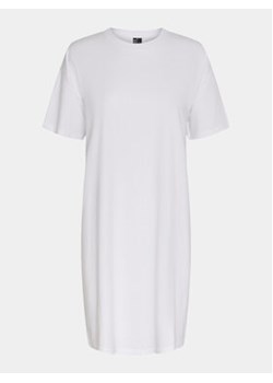 Pieces Sukienka codzienna Ria 17149328 Biały Loose Fit ze sklepu MODIVO w kategorii Sukienki - zdjęcie 170343266