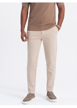 Spodnie męskie CARROT ze strukturalnej dwukolorowej dzianiny - beżowe V2 OM-PACP-0168 ze sklepu ombre w kategorii Spodnie męskie - zdjęcie 170385649