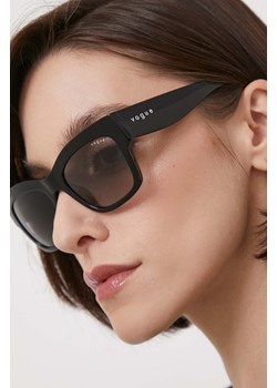 VOGUE okulary przeciwsłoneczne damskie kolor czarny ze sklepu ANSWEAR.com w kategorii Okulary przeciwsłoneczne damskie - zdjęcie 170393849