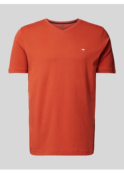 T-shirt z dekoltem w serek ze sklepu Peek&Cloppenburg  w kategorii T-shirty męskie - zdjęcie 170395458