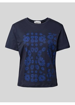 T-shirt z kwiatowym wzorem model ‘MAARLA FLOWER POWAA’ ze sklepu Peek&Cloppenburg  w kategorii Bluzki damskie - zdjęcie 170395927