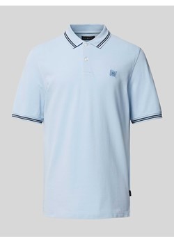 Koszulka polo z obszyciem w kontrastowym kolorze ze sklepu Peek&Cloppenburg  w kategorii T-shirty męskie - zdjęcie 170396427