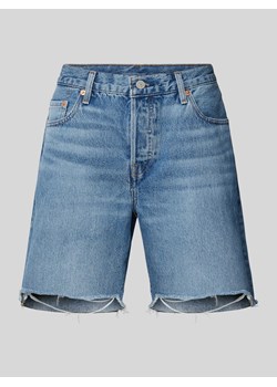 Szorty jeansowe o kroju regular fit z frędzlami model ‘501® 90S’ ze sklepu Peek&Cloppenburg  w kategorii Szorty - zdjęcie 170396758