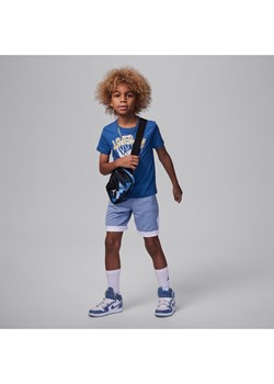 Dwuczęściowy zestaw ze spodenkami dla małych dzieci Jordan Hoop Styles - Niebieski ze sklepu Nike poland w kategorii Komplety chłopięce - zdjęcie 170398269