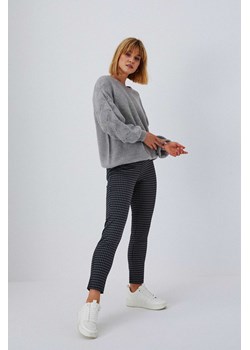 Elastyczne spodnie w kratkę ze sklepu Moodo.pl w kategorii Spodnie damskie - zdjęcie 170403849