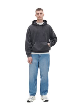 Cropp - Czarna bluza hoodie z efektem sprania - czarny ze sklepu Cropp w kategorii Bluzy męskie - zdjęcie 170405419