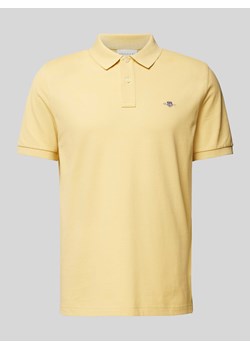 Koszulka polo o kroju regular fit z wyhaftowanym logo model ‘SHIELD’ ze sklepu Peek&Cloppenburg  w kategorii T-shirty męskie - zdjęcie 170406737