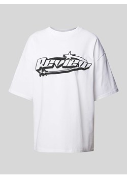 T-shirt o kroju oversized z nadrukiem z logo ze sklepu Peek&Cloppenburg  w kategorii Bluzki damskie - zdjęcie 170407127