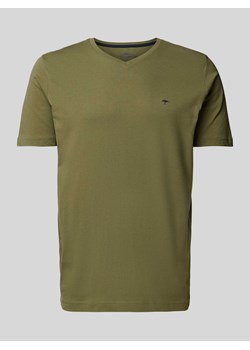 T-shirt z dekoltem w serek ze sklepu Peek&Cloppenburg  w kategorii T-shirty męskie - zdjęcie 170407606