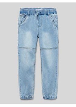 Jeansy o kroju baggy fit z pętla na młotek model ‘BEN’ ze sklepu Peek&Cloppenburg  w kategorii Spodnie chłopięce - zdjęcie 170408729