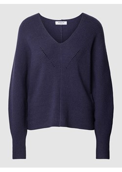 Sweter z dzianiny z dekoltem w serek model ‘Acentia’ ze sklepu Peek&Cloppenburg  w kategorii Swetry damskie - zdjęcie 170409098
