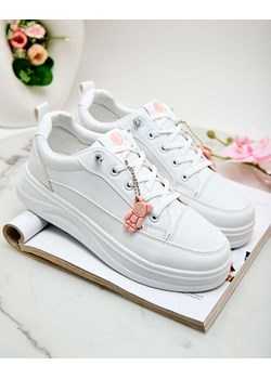 Białe Sneakersy Platformowe z Breloczkiem Street Spirit ze sklepu royalfashion.pl w kategorii Buty sportowe damskie - zdjęcie 170420327