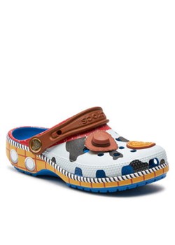 Crocs Klapki Toy Story Woody Classic Clog Kids 209461 Niebieski ze sklepu MODIVO w kategorii Klapki dziecięce - zdjęcie 170424859