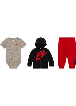 Trzyczęściowy zestaw ze spodniami dla niemowląt Just Do It (3-6 M) Nike - Czerwony ze sklepu Nike poland w kategorii Komplety niemowlęce - zdjęcie 170429488