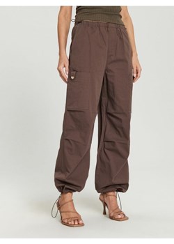 Sinsay - Spodnie parachute - brązowy ze sklepu Sinsay w kategorii Spodnie damskie - zdjęcie 170438868