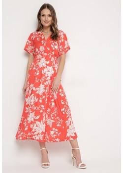 Pomarańczowo-Biała Sukienka Długa z Kopertową Górą w Kwiatowy Print Solmare ze sklepu Born2be Odzież w kategorii Sukienki - zdjęcie 170441126