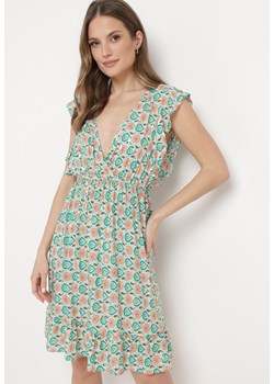 Zielona Sukienka Mini z Wiskozy w Mozaikowy Wzór z Gumką w Pasie Lariaa ze sklepu Born2be Odzież w kategorii Sukienki - zdjęcie 170441395