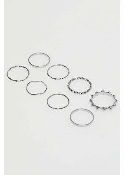 Zestaw delikatnych pierścionków w kolorze srebrnym ze sklepu Moodo.pl w kategorii Bransolety - zdjęcie 170453278