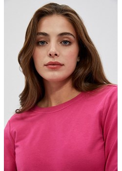 Bluza z dekoltem na plecach różowa ze sklepu Moodo.pl w kategorii Bluzy damskie - zdjęcie 170453587