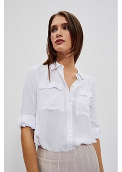 Wiskozowa koszula z kieszeniami biała ze sklepu Moodo.pl w kategorii Koszule damskie - zdjęcie 170455548
