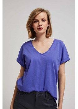 Bawełniany t-shirt z dekoltem w serek fioletowy ze sklepu Moodo.pl w kategorii Bluzki damskie - zdjęcie 170456518