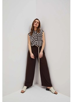 Spodnie z szerokimi nogawkami ciemnobrązowe ze sklepu Moodo.pl w kategorii Spodnie damskie - zdjęcie 170456869