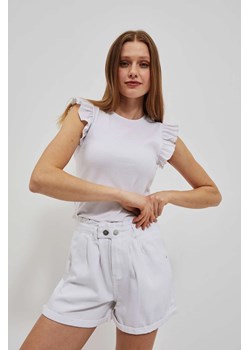 Gładka dopasowana bluzka z falbaną na ramionach biała ze sklepu Moodo.pl w kategorii Bluzki damskie - zdjęcie 170457156