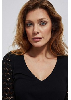 Bawełniana bluzka z koronką czarna ze sklepu Moodo.pl w kategorii Bluzki damskie - zdjęcie 170461269