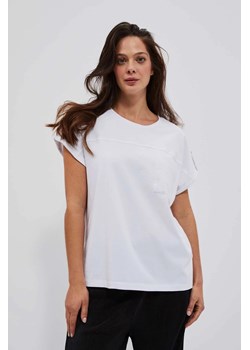 T-shirt z kieszonką biały ze sklepu Moodo.pl w kategorii Bluzki damskie - zdjęcie 170462816