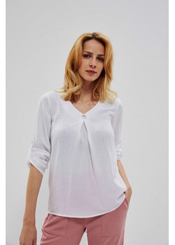 Gładka koszula z wiskozy biała ze sklepu Moodo.pl w kategorii Bluzki damskie - zdjęcie 170463637