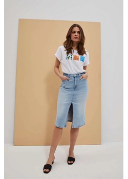 Jeansowa spódnica z rozcięciem z przodu niebieska ze sklepu Moodo.pl w kategorii Spódnice - zdjęcie 170464199