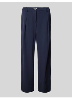 Spodnie materiałowe o rozkloszowanym kroju z zakładkami w pasie ze sklepu Peek&Cloppenburg  w kategorii Spodnie damskie - zdjęcie 170473126